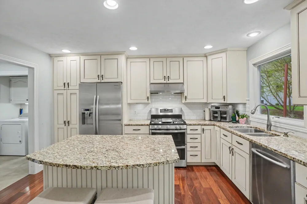 205 Woodlark Court Park Township, MI 49424