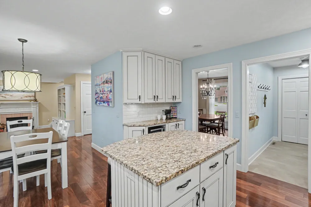 205 Woodlark Court Park Township, MI 49424
