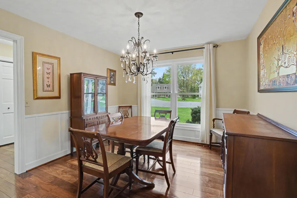 205 Woodlark Court Park Township, MI 49424