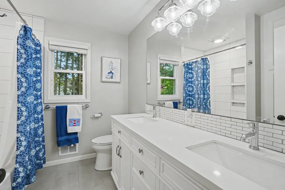 205 Woodlark Court Park Township, MI 49424