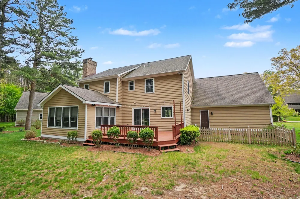 205 Woodlark Court Park Township, MI 49424
