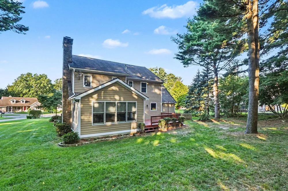 205 Woodlark Court Park Township, MI 49424