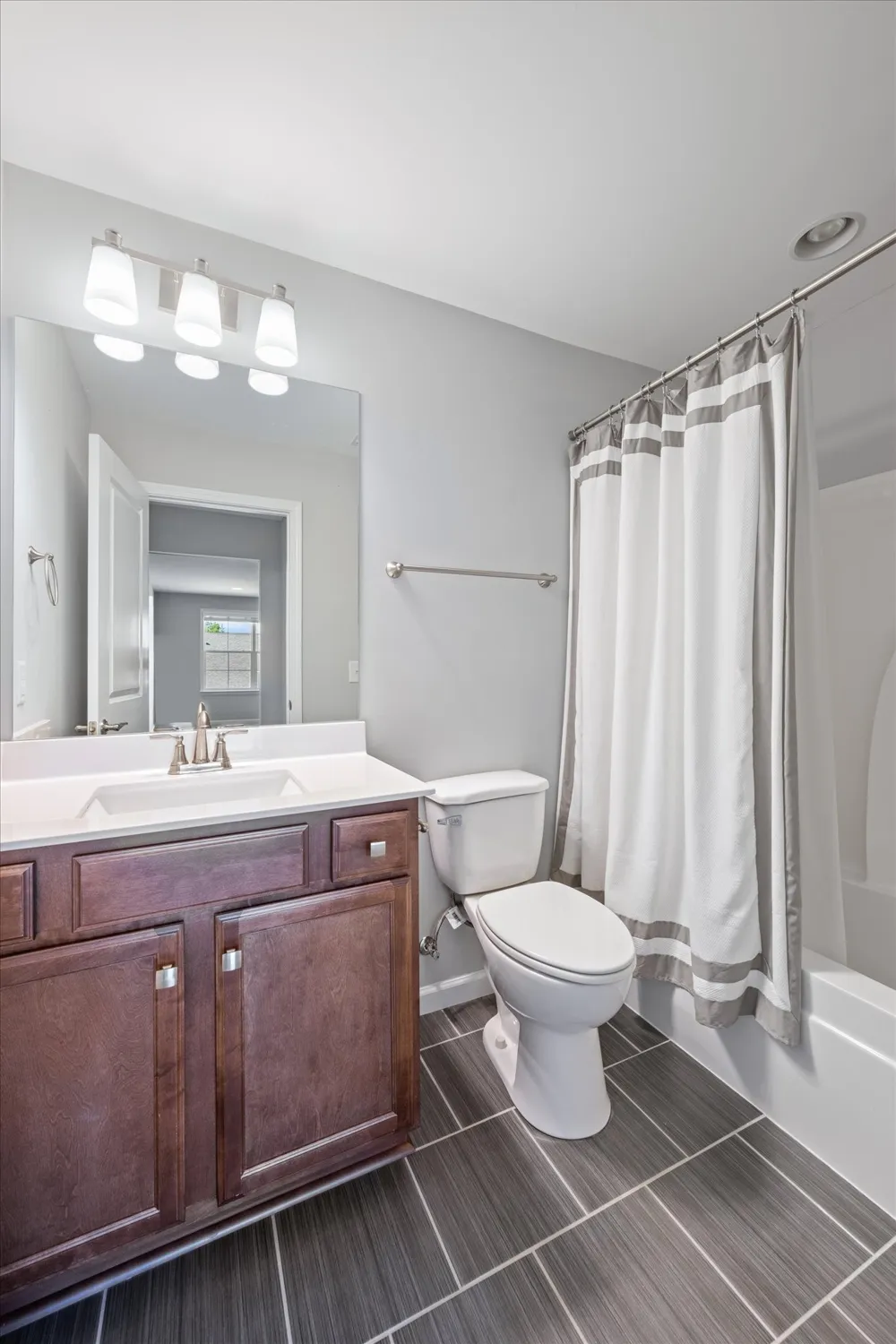 2326 Stonecenter Ln Murfreesboro, TN 37128