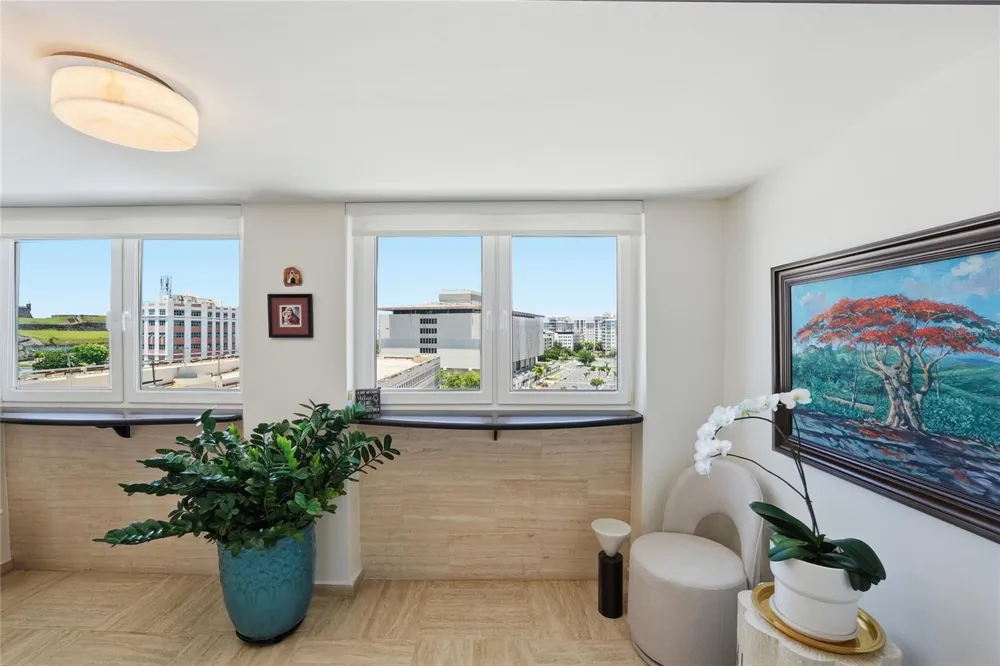 100 JUAN A. CORRETJER #PH-705 Old San Juan, PR 00901
