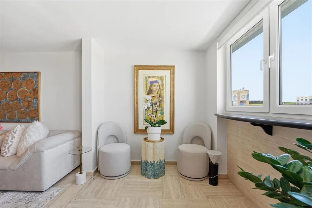 100 JUAN A. CORRETJER #PH-705 Old San Juan, PR 00901