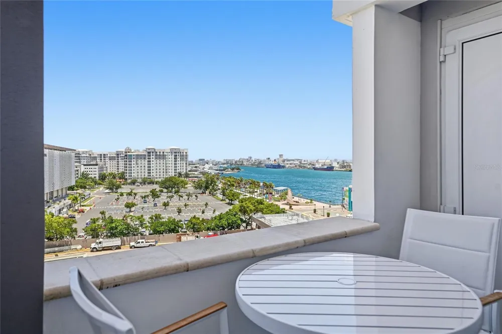 100 JUAN A. CORRETJER #PH-705 Old San Juan, PR 00901