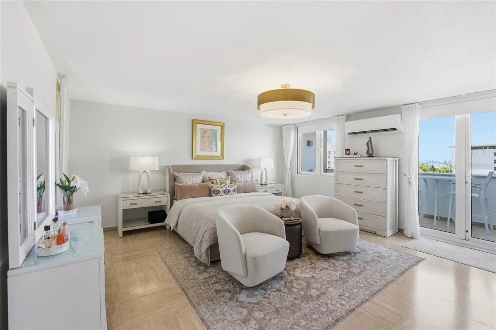 100 JUAN A. CORRETJER #PH-705 Old San Juan, PR 00901