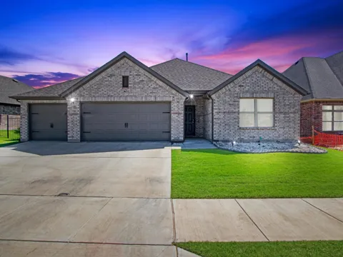 3541 Redbud Flower Trail