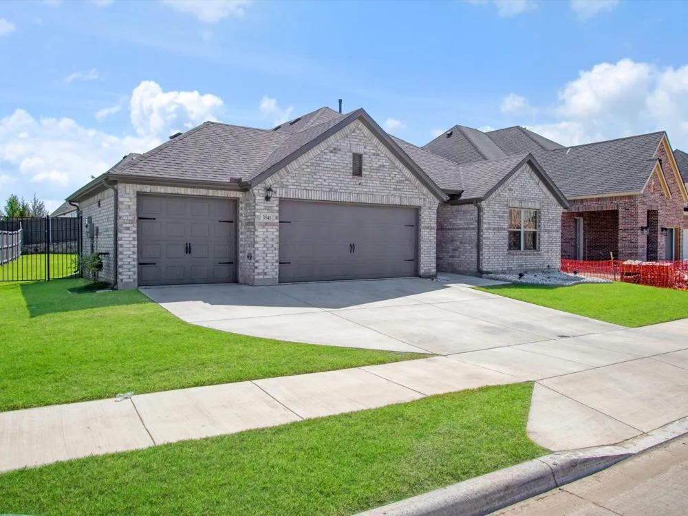 3541 Redbud Flower Trail Prairie Ridge, TX 76084