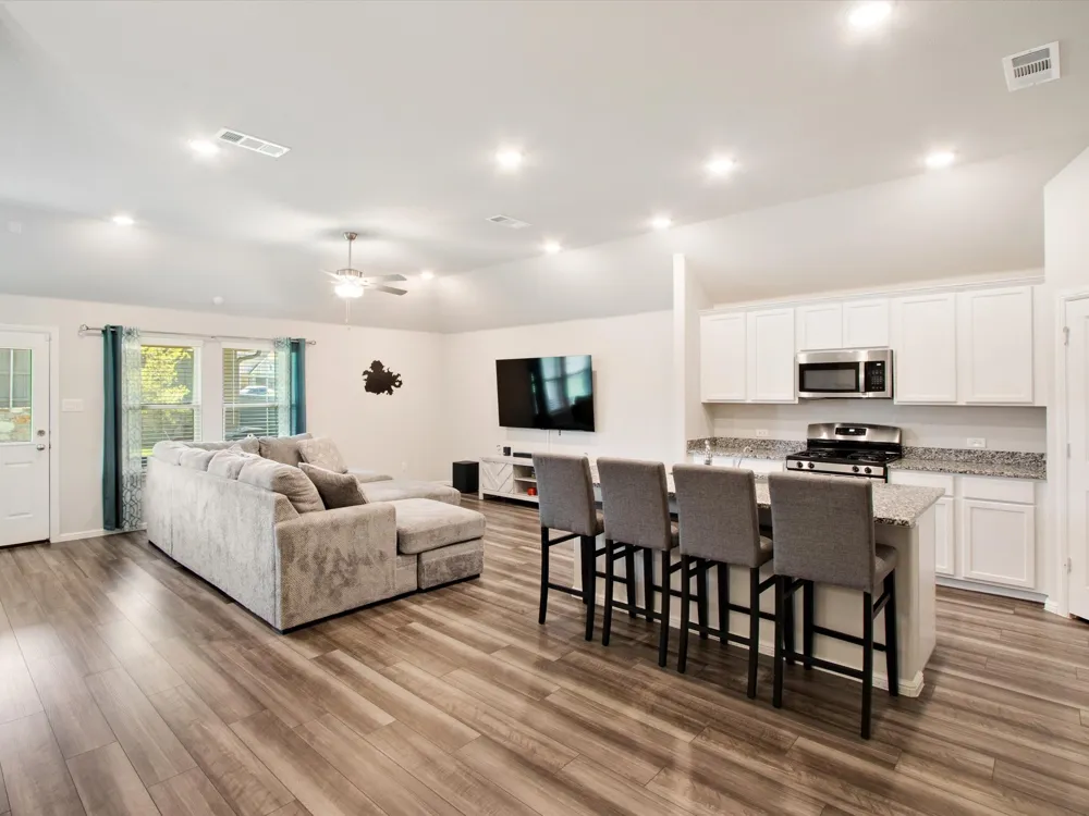 3541 Redbud Flower Trail Prairie Ridge, TX 76084