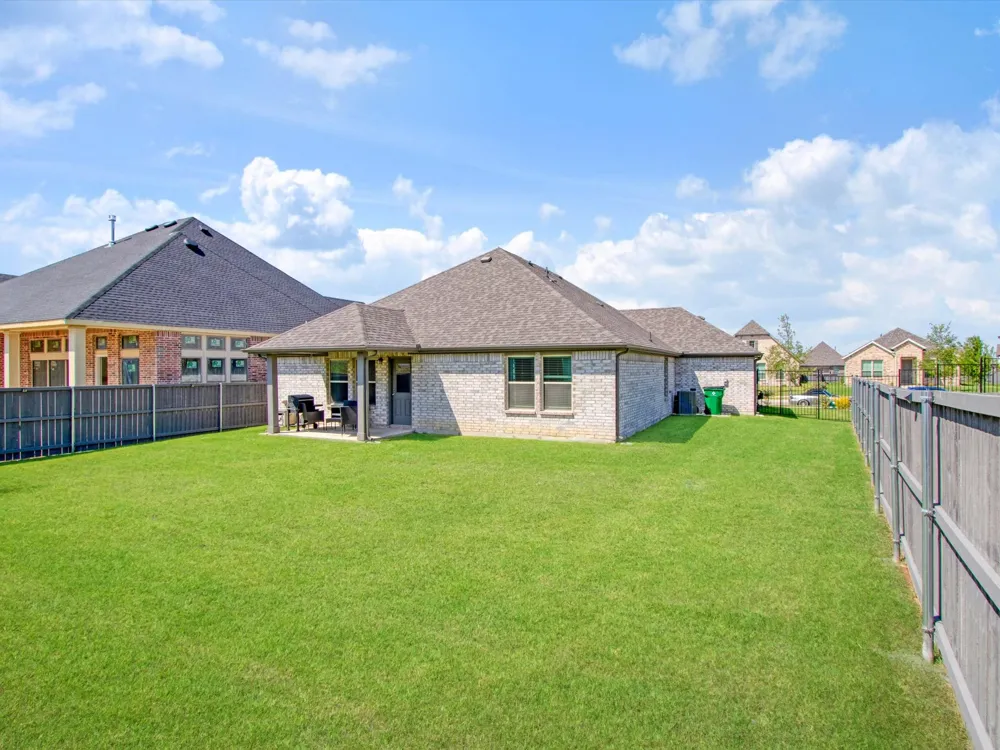 3541 Redbud Flower Trail Prairie Ridge, TX 76084