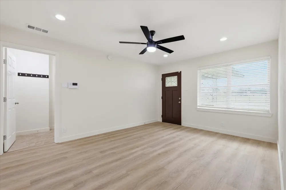 12135 Amsterdam Road Farmers Branch, TX 75234