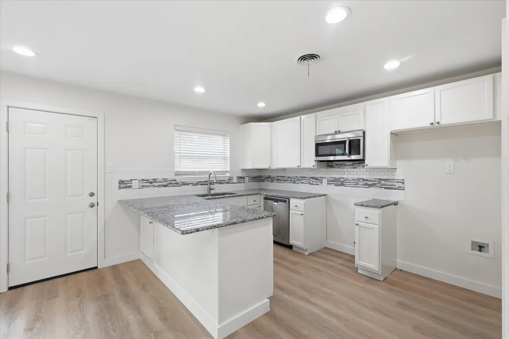 12135 Amsterdam Road Farmers Branch, TX 75234