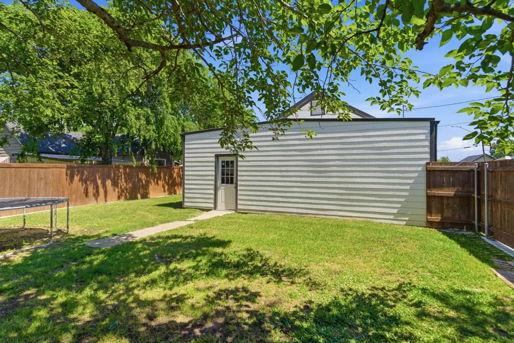 401 W Mesquite Street Gunter, TX 75058