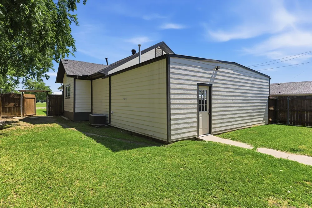 401 W Mesquite Street Gunter, TX 75058