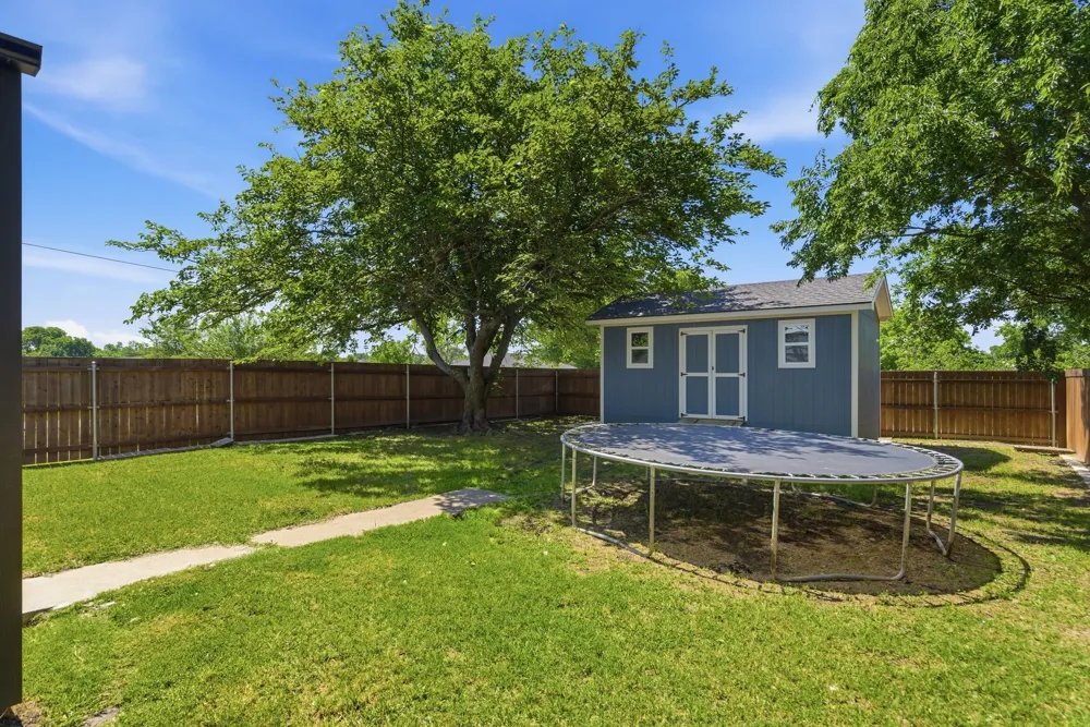 401 W Mesquite Street Gunter, TX 75058