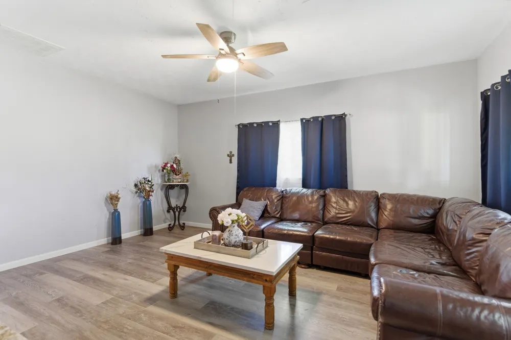 401 W Mesquite Street Gunter, TX 75058