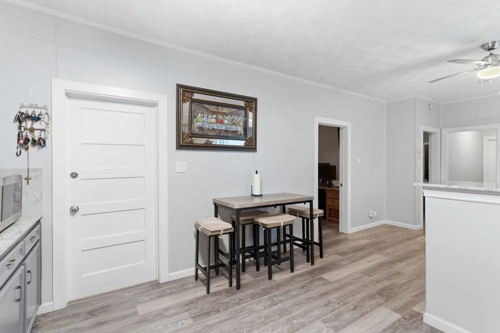 401 W Mesquite Street Gunter, TX 75058