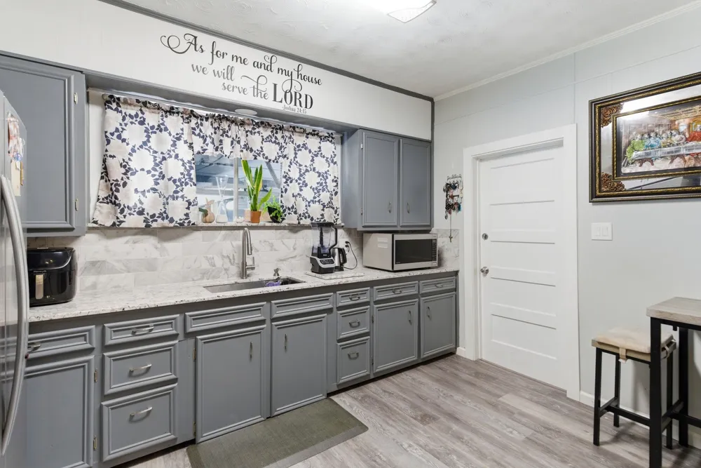 401 W Mesquite Street Gunter, TX 75058