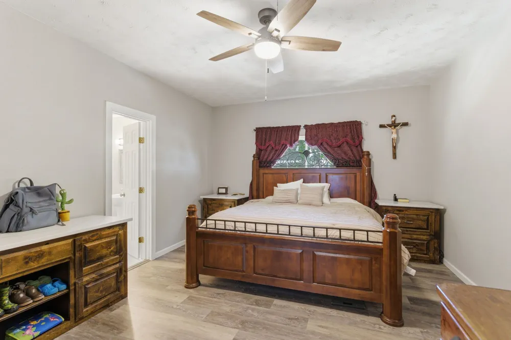 401 W Mesquite Street Gunter, TX 75058