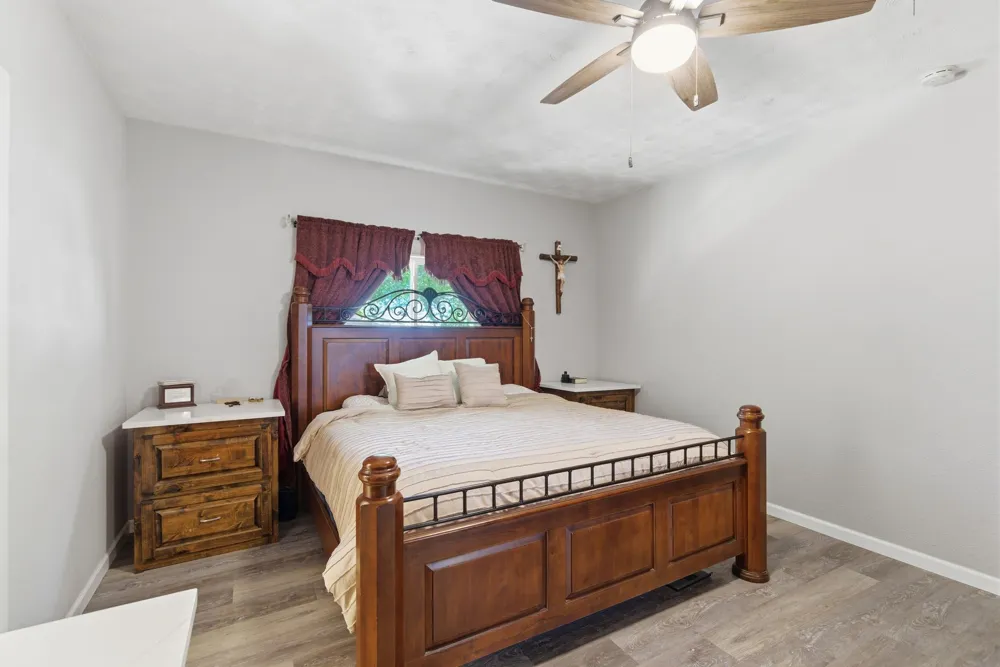 401 W Mesquite Street Gunter, TX 75058