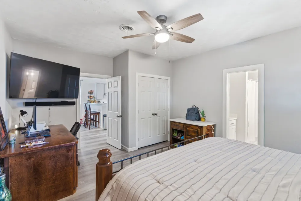 401 W Mesquite Street Gunter, TX 75058