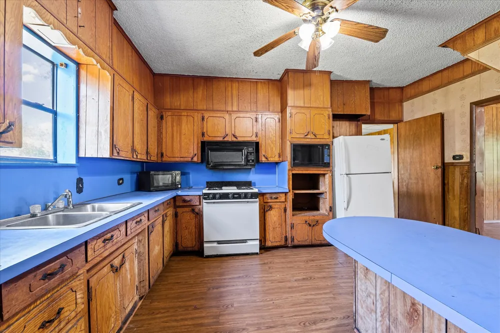 700 3rd Street McGregor, TX 76657