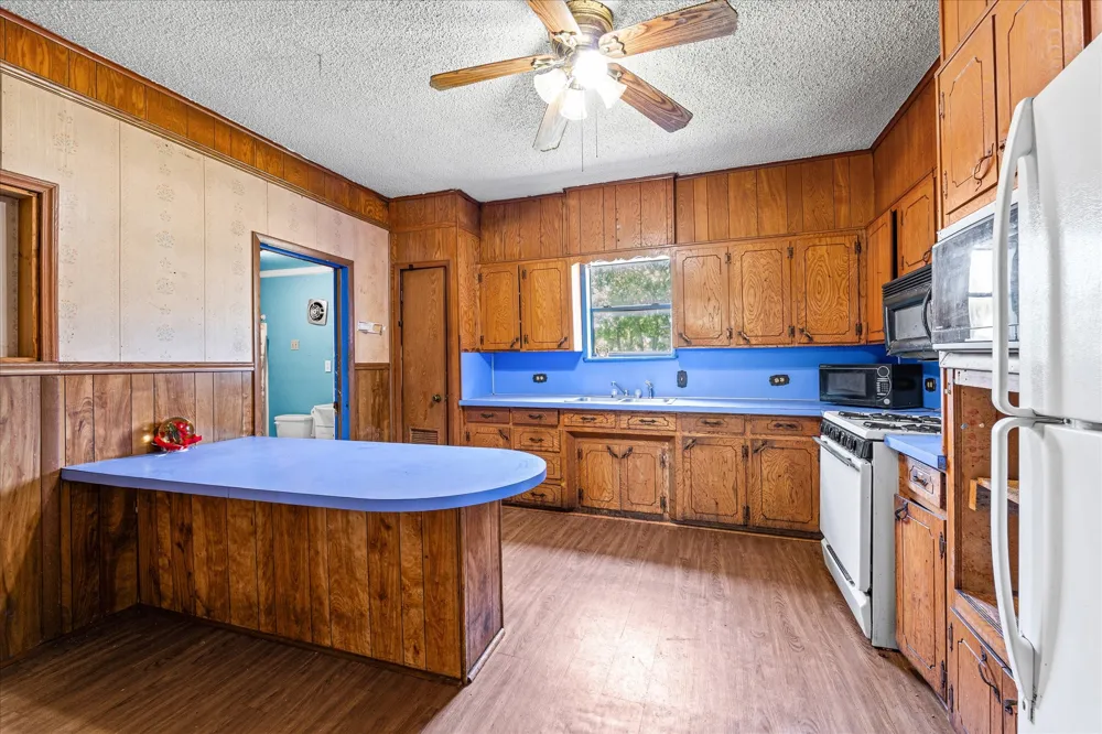 700 3rd Street McGregor, TX 76657