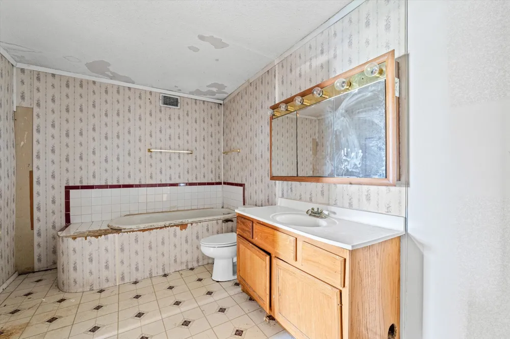 700 3rd Street McGregor, TX 76657