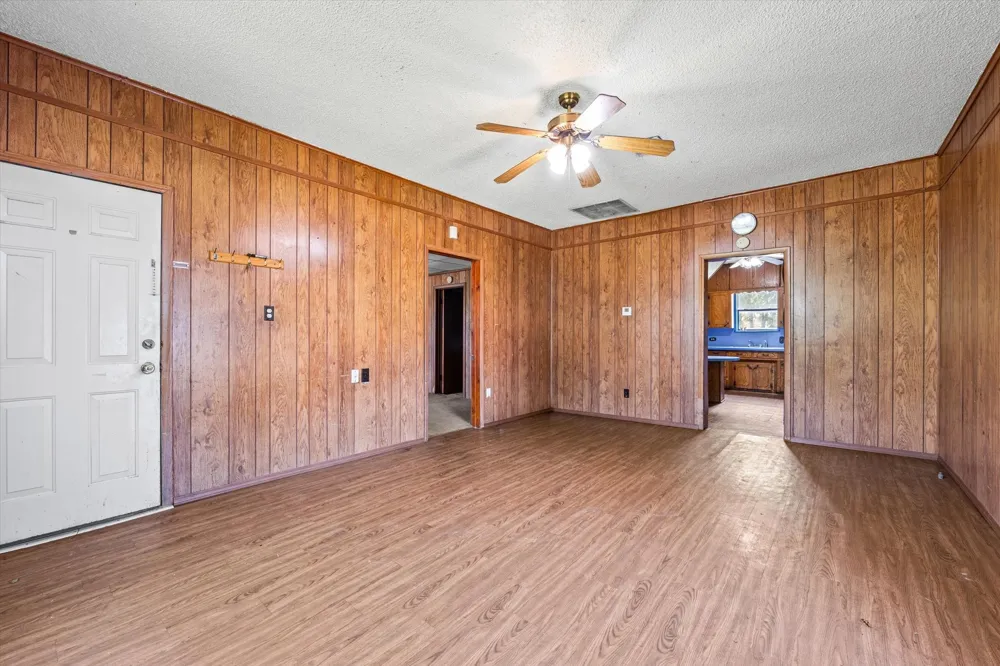 700 3rd Street McGregor, TX 76657
