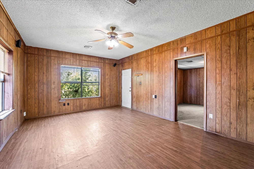 700 3rd Street McGregor, TX 76657