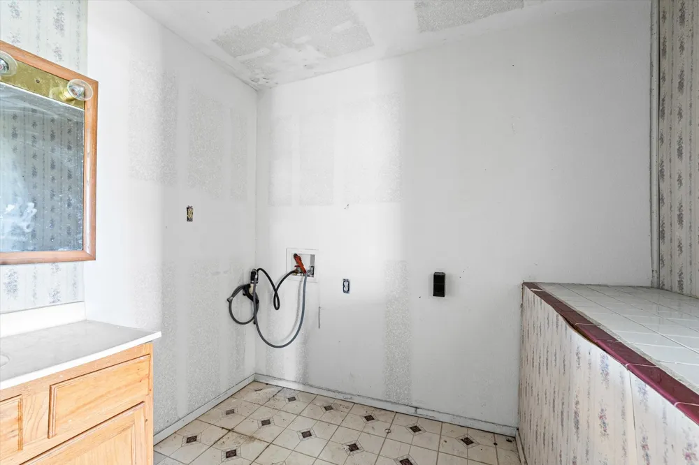 700 3rd Street McGregor, TX 76657