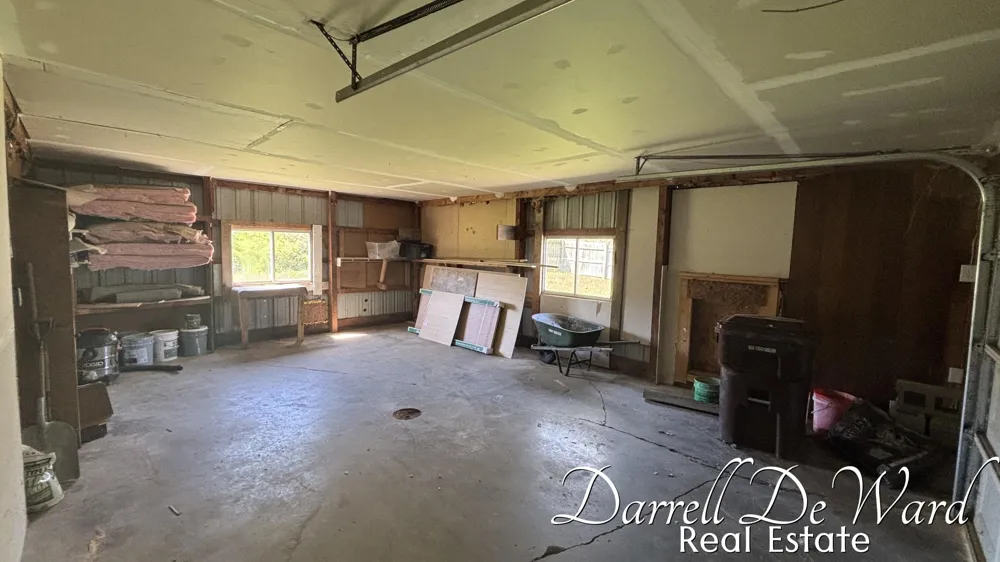 8425 Holland Road Belvidere Township, MI 48886
