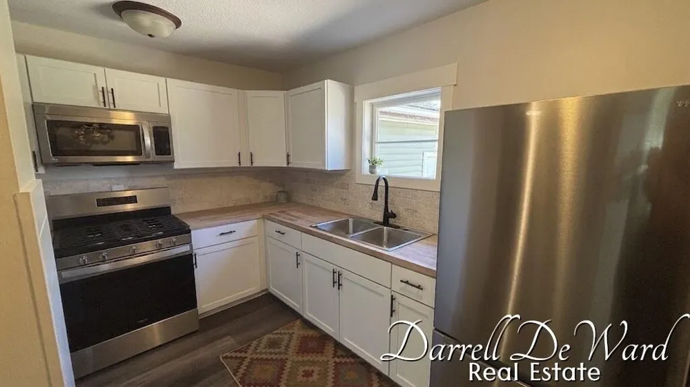 8425 Holland Road Belvidere Township, MI 48886