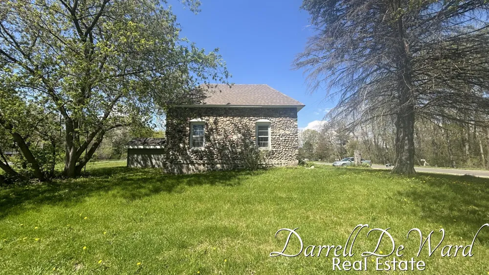 8425 Holland Road Belvidere Township, MI 48886