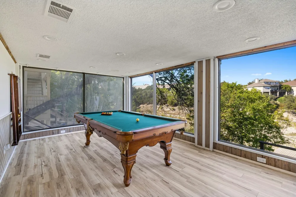537 Venture Boulevard S Point Venture, TX 78645