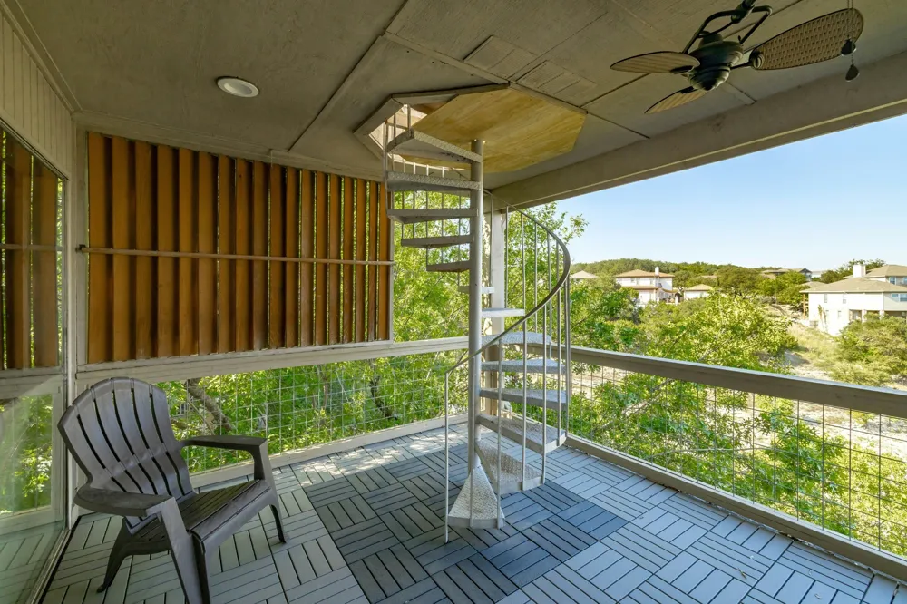 537 Venture Boulevard S Point Venture, TX 78645