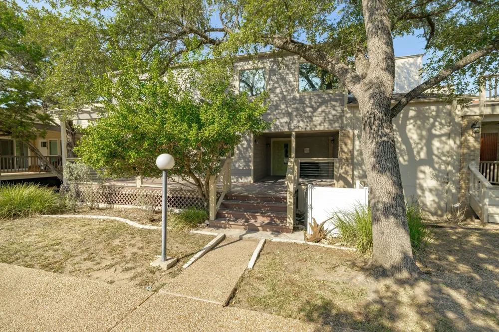 537 Venture Boulevard S Point Venture, TX 78645
