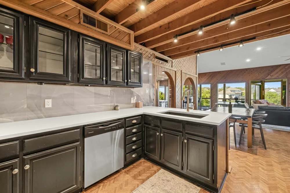 537 Venture Boulevard S Point Venture, TX 78645