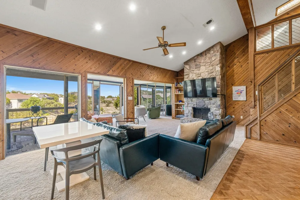 537 Venture Boulevard S Point Venture, TX 78645
