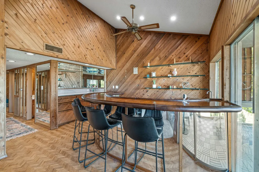 537 Venture Boulevard S Point Venture, TX 78645