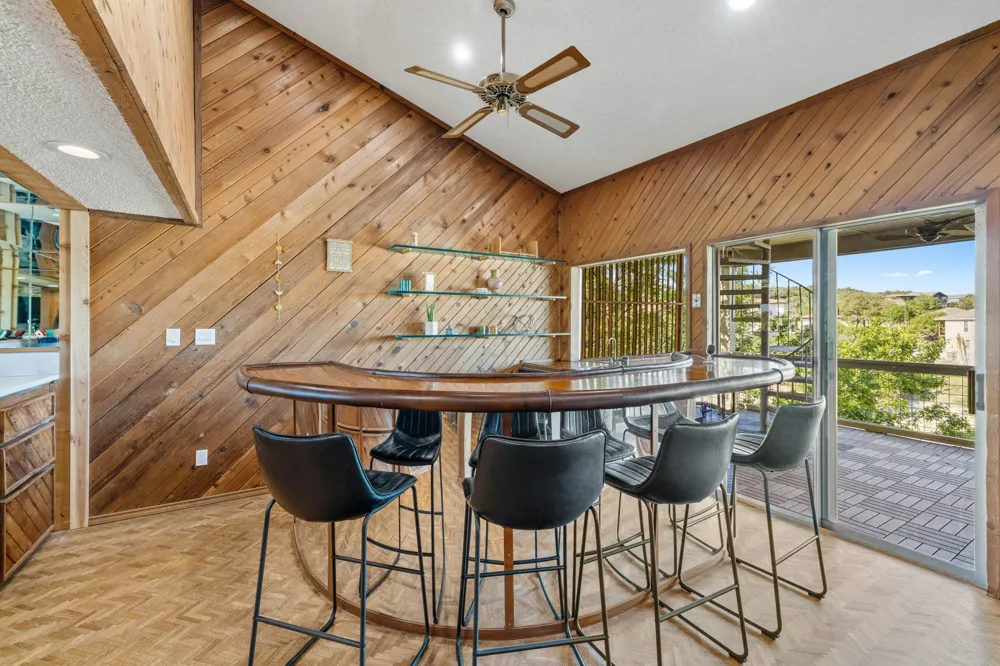 537 Venture Boulevard S Point Venture, TX 78645