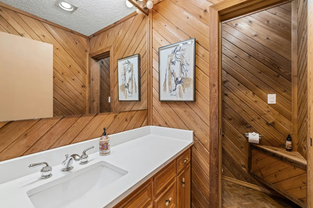 537 Venture Boulevard S Point Venture, TX 78645