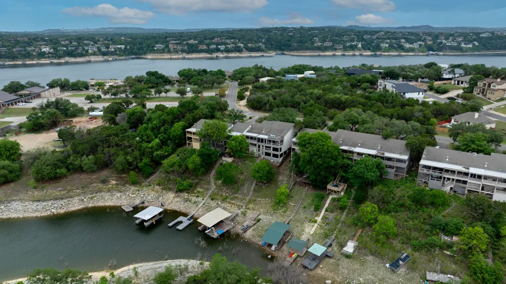 537 Venture Boulevard S Point Venture, TX 78645