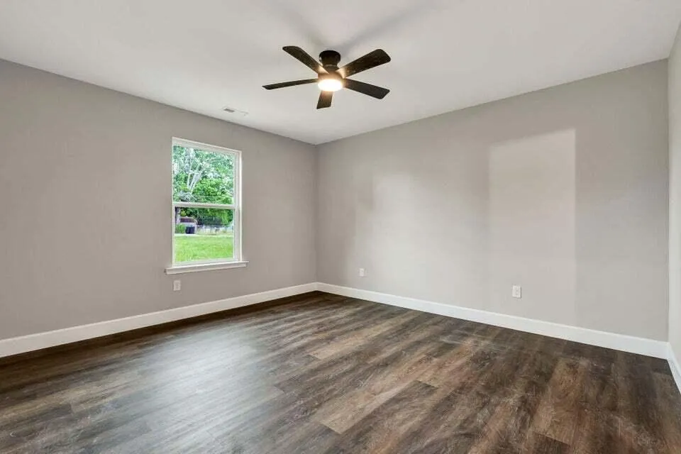22 Ingleside Avenue Englewood, TN 37329