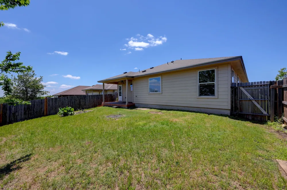209 Hoya Lane San Marcos, TX 78666
