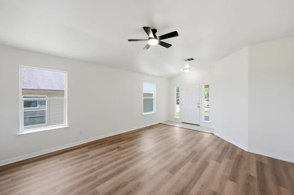 209 Hoya Lane San Marcos, TX 78666