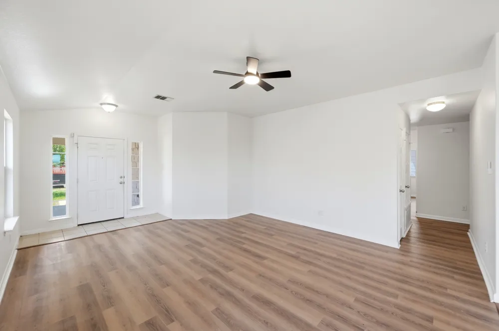 209 Hoya Lane San Marcos, TX 78666
