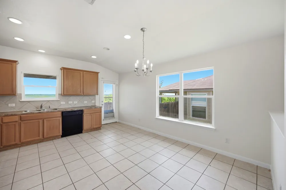 209 Hoya Lane San Marcos, TX 78666