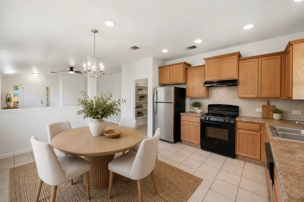 209 Hoya Lane San Marcos, TX 78666